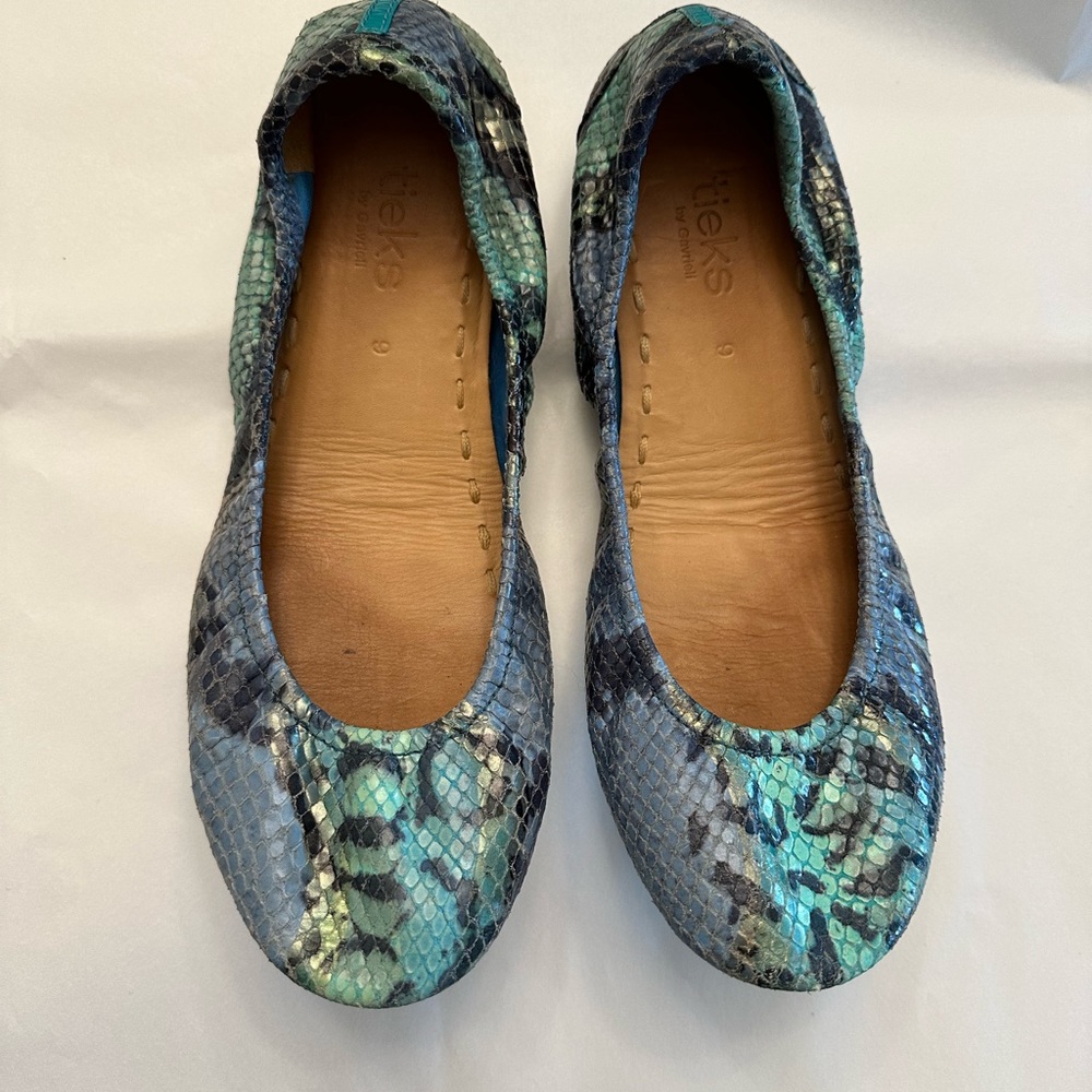 Azure Snake Tieks size 9